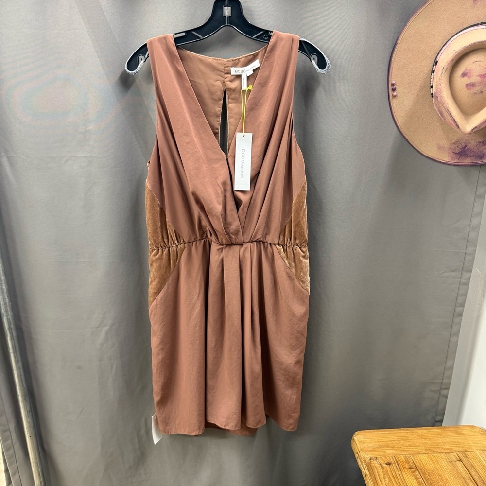 BCBGeneration Size Large Keyhole Back Tan Dress